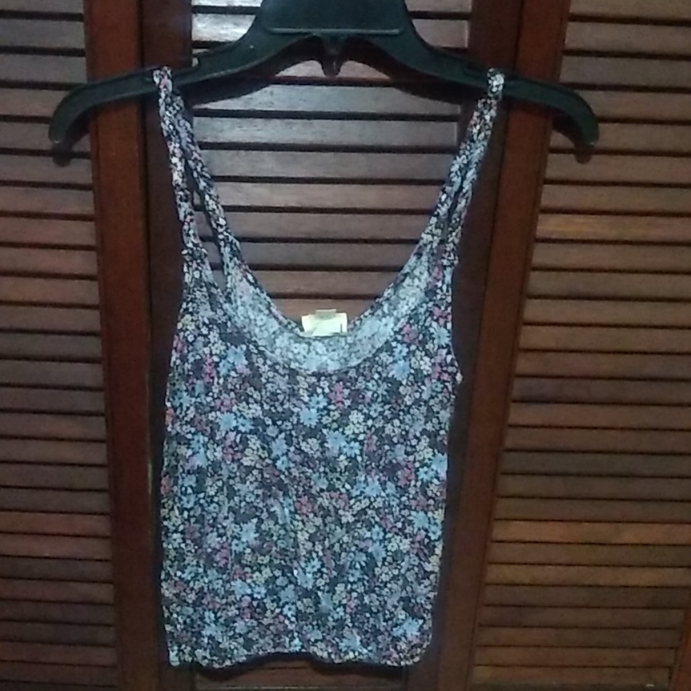 Spaghetti strip crop top